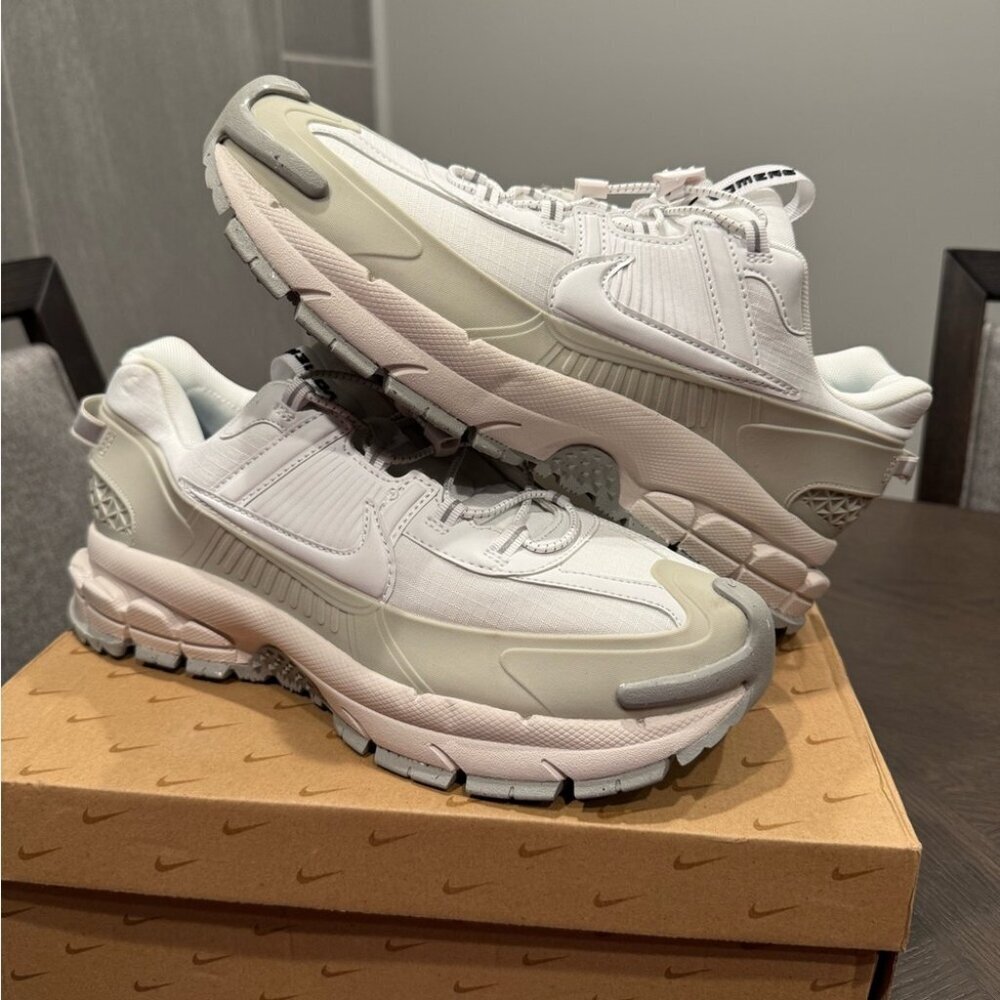 Nike Vomero Roam - Picture 1 of 5